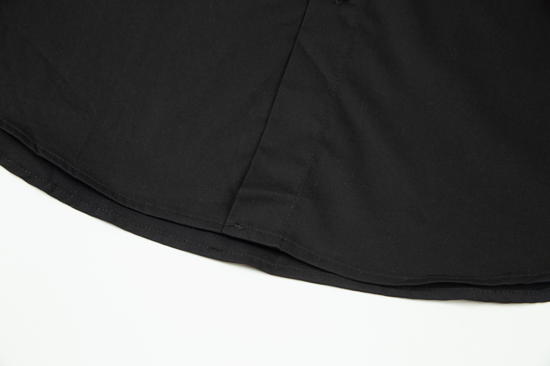 【LOUIS VUITTON 公式旗艦店】ルイヴィトン  シャツ  ご好評に付き再入荷 240715