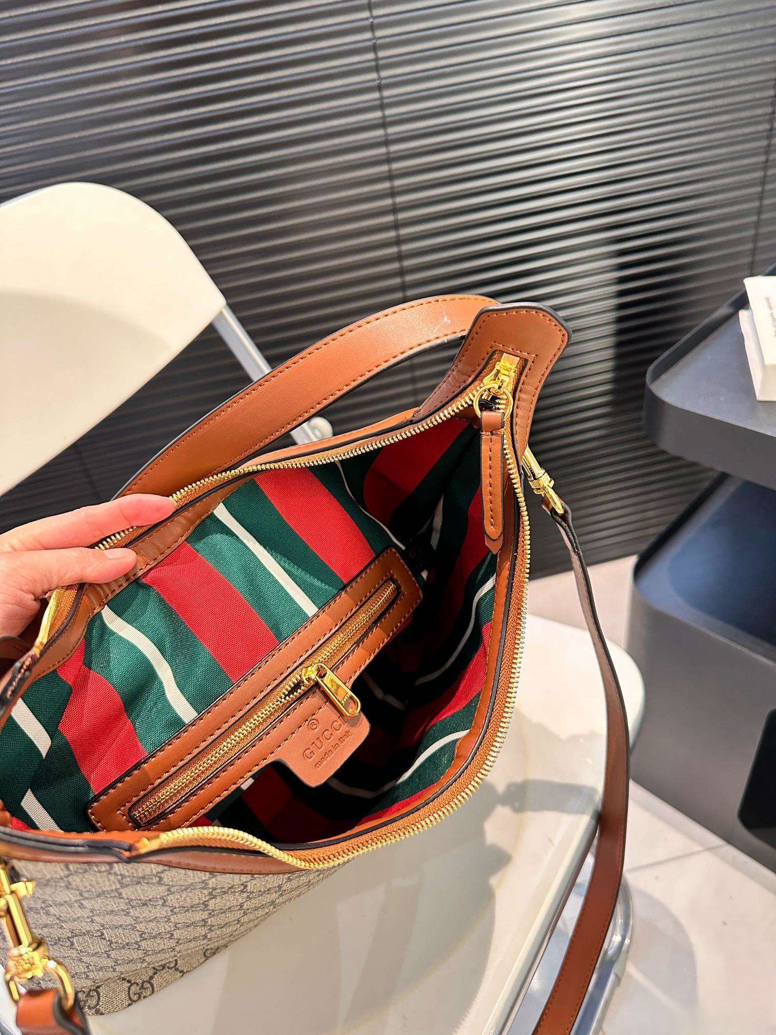 【GUCCI 公式旗艦店】グッチ ハンドバッグ 当日出荷 好評に付き再入荷！32*30CM  240724