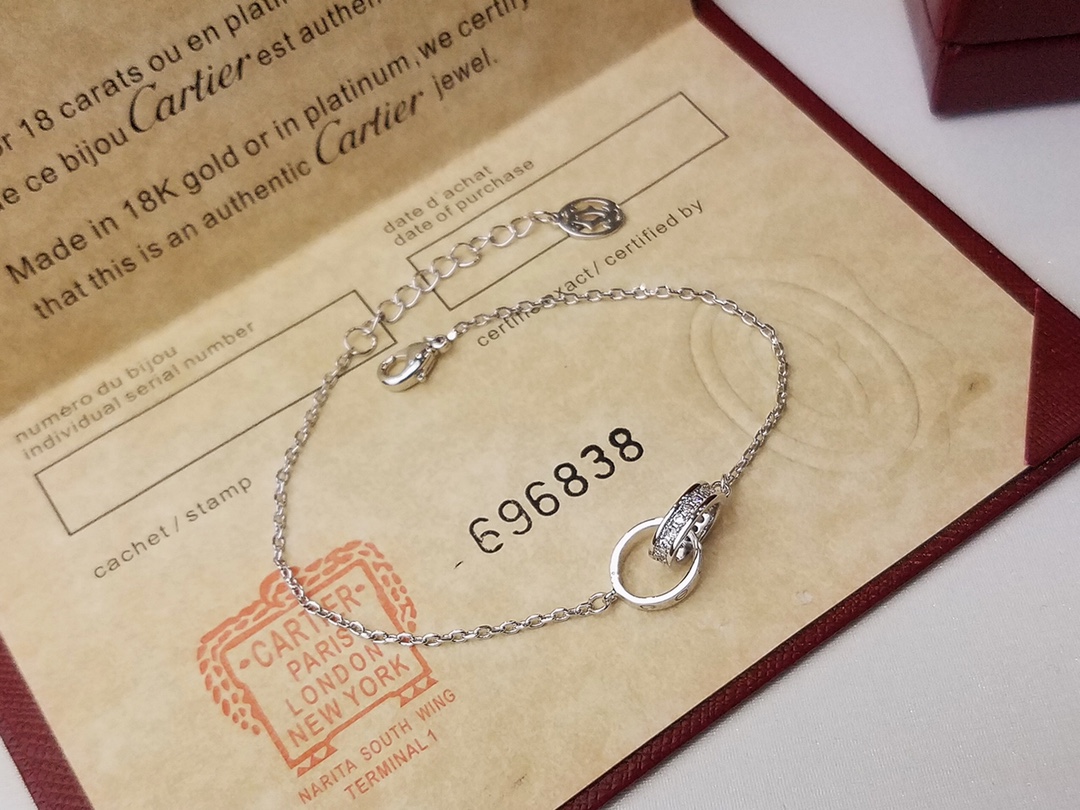 【CARTIER】ブレスレット、ファッションシンプルなスタイル 240729