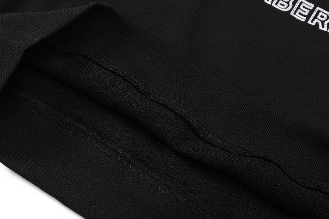 【BURBERRY  公式旗艦店】バーバリー パーカースウェットご好評に付き再入荷！