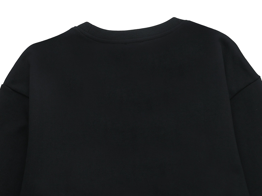 【BURBERRY  公式旗艦店】バーバリー 丸首の衛衣  パーカー ウェットご好評に付き再入荷  240809