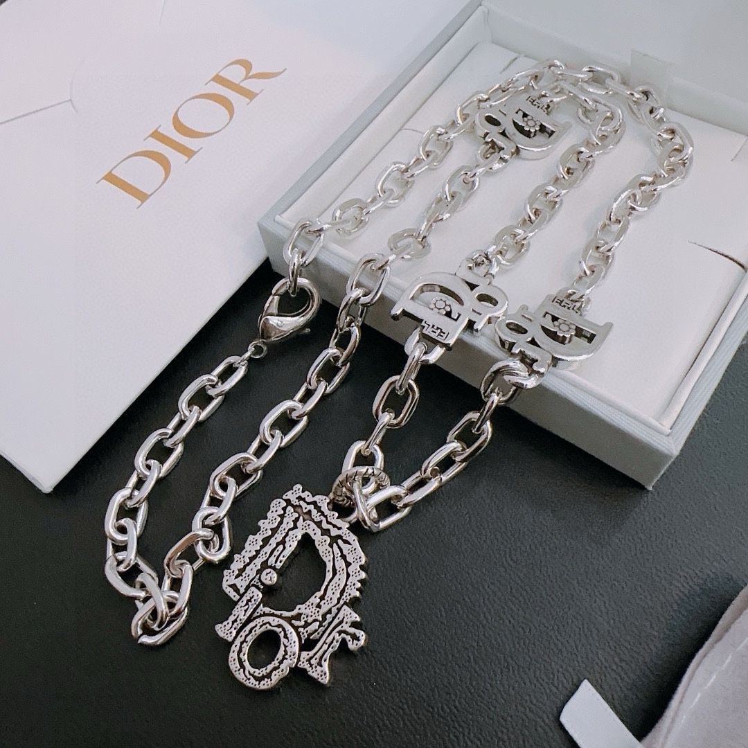 【DIOR】ネックレス、新しいネックレス万能シンプルファッションオーナメント240812