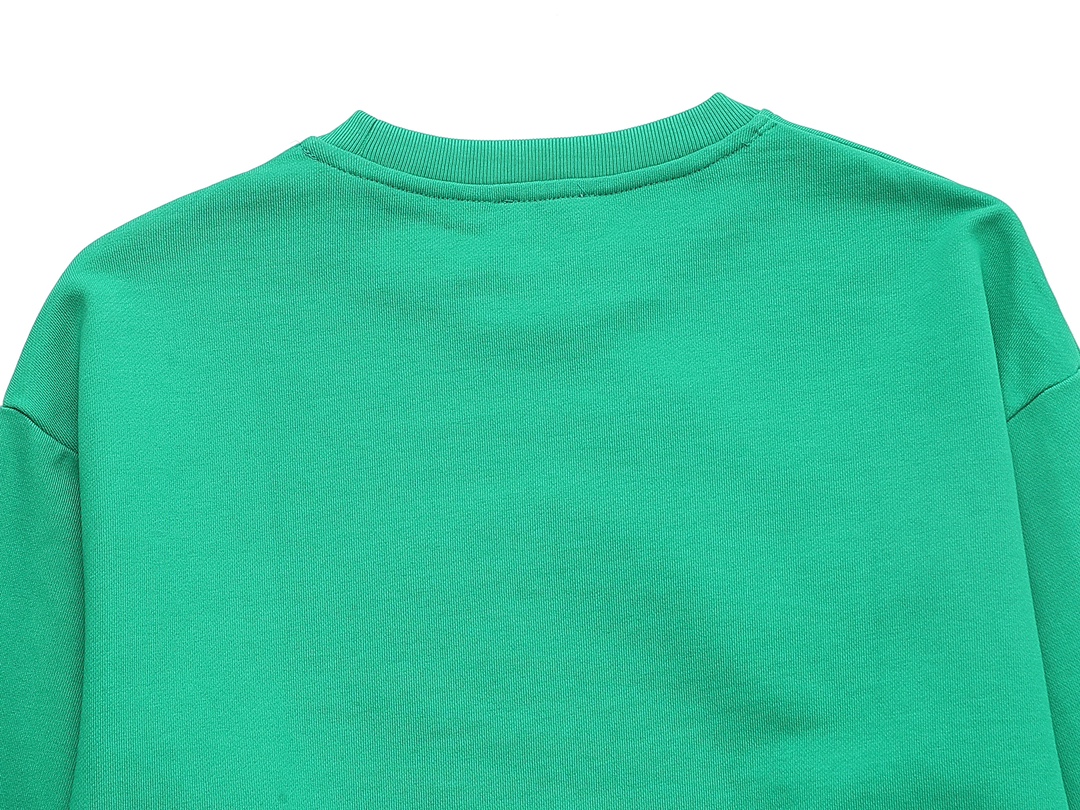 【BURBERRY 公式旗艦店】バーバリー  丸首の衛衣 スウェット ご好評に付き再入荷240829