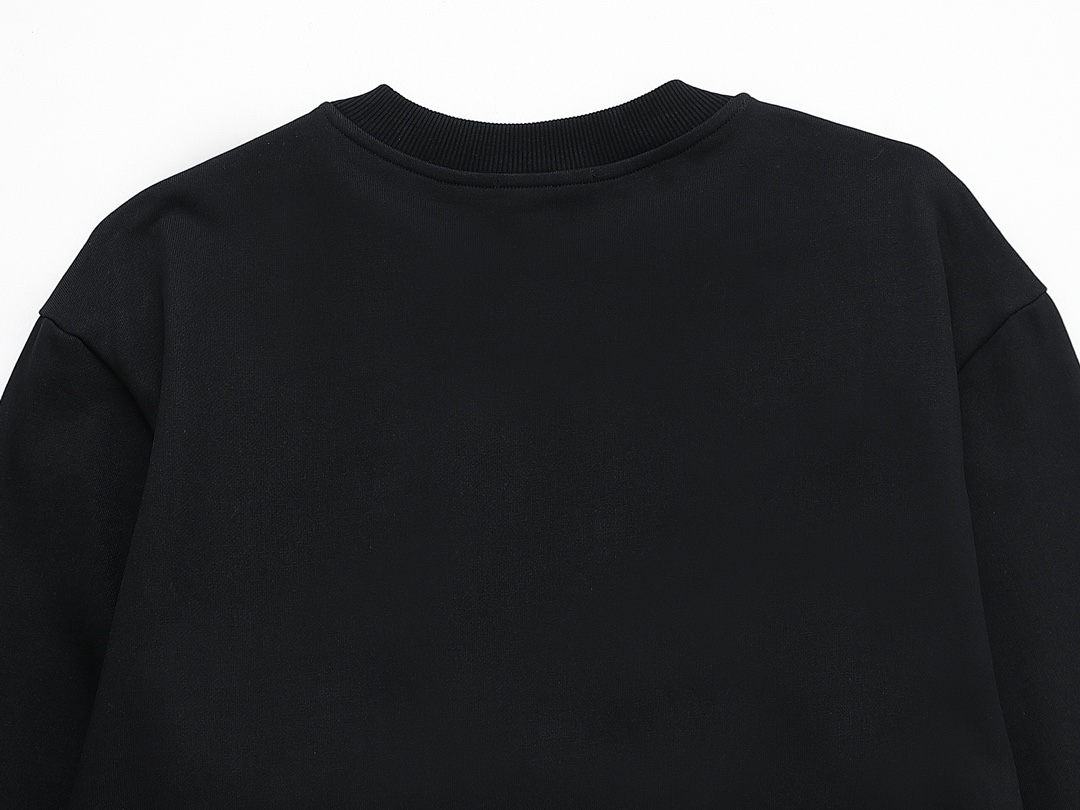 【PRADA 公式旗艦店】プラダ  丸首の衛衣 スウェットご好評に付き再入荷 240925