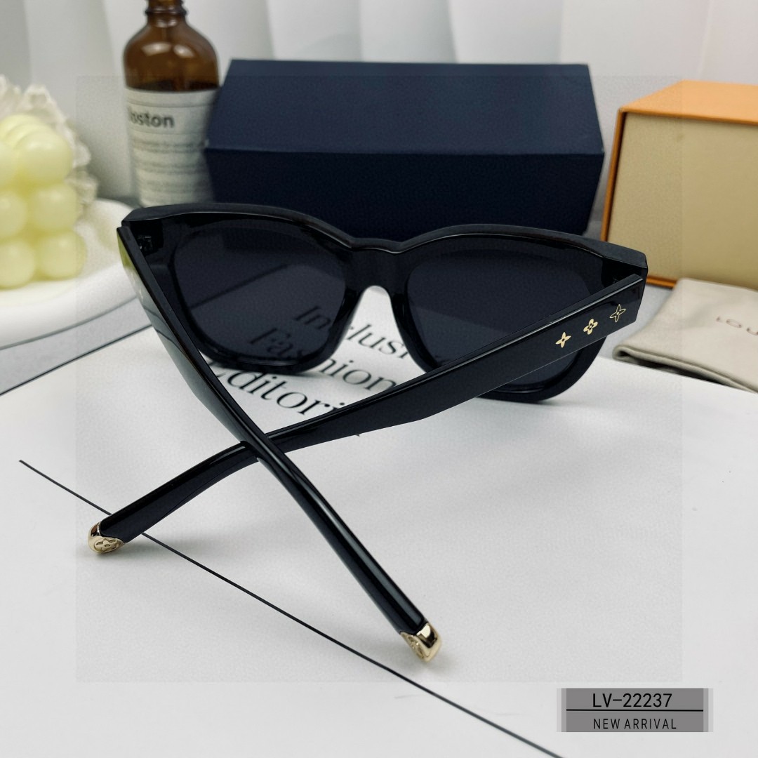 LOUIS VUITTON (  ルイヴィトン ) サングラス 241012