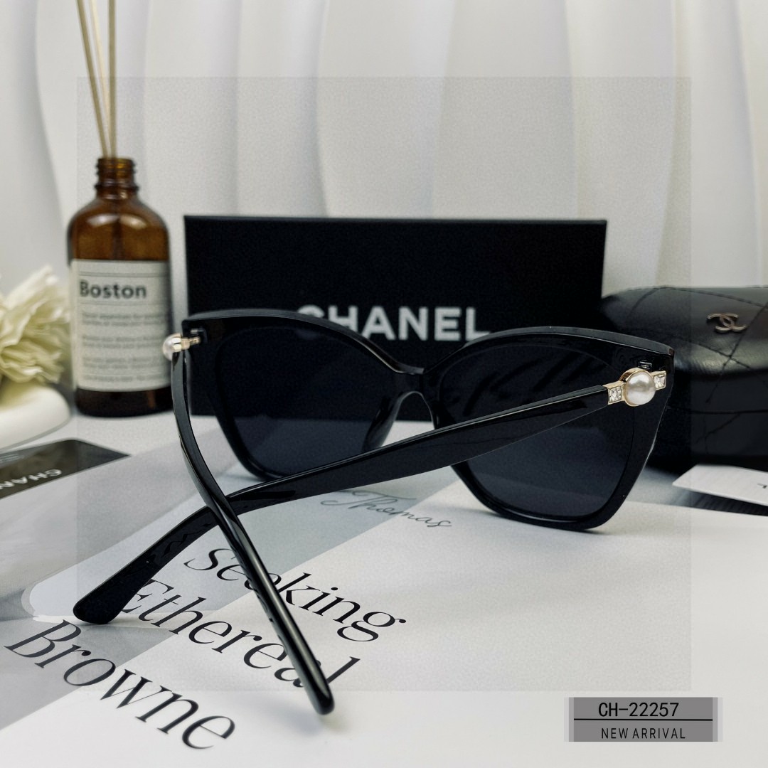 CHANEL( シャネル) サングラス 241012