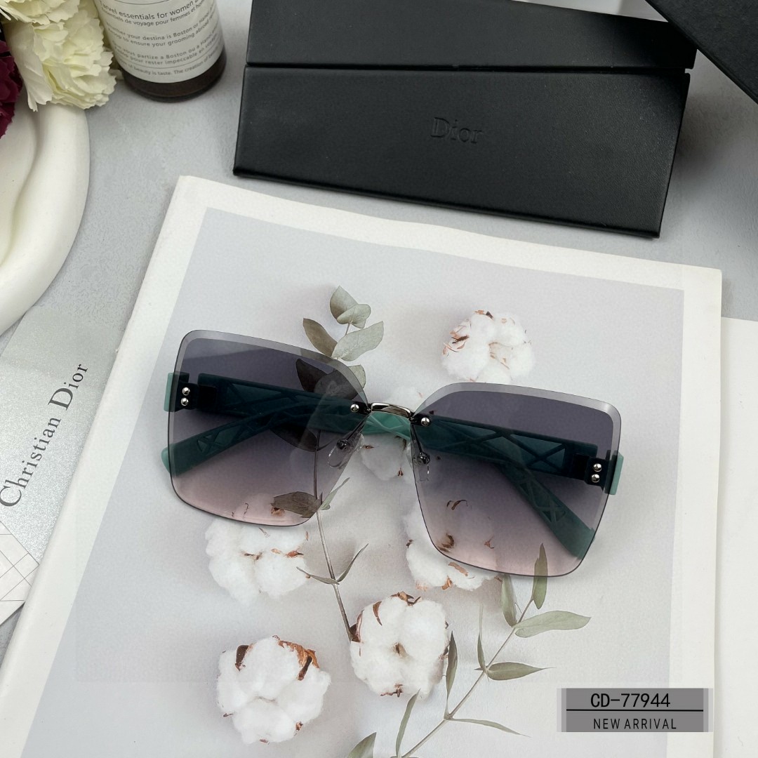 DIOR( ディオール ) サングラス  241012