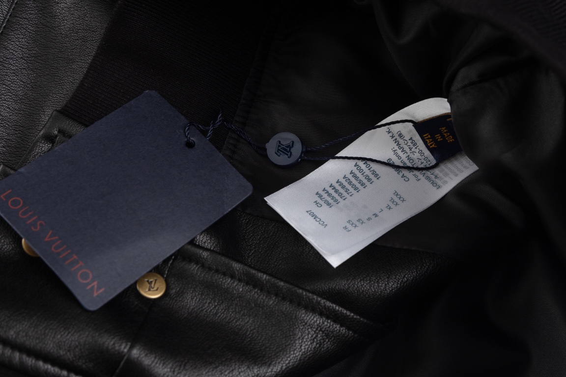 【LOUIS VUITTON  公式旗艦店】ルイヴィトン  ジャケット着 好評に付き再入荷！