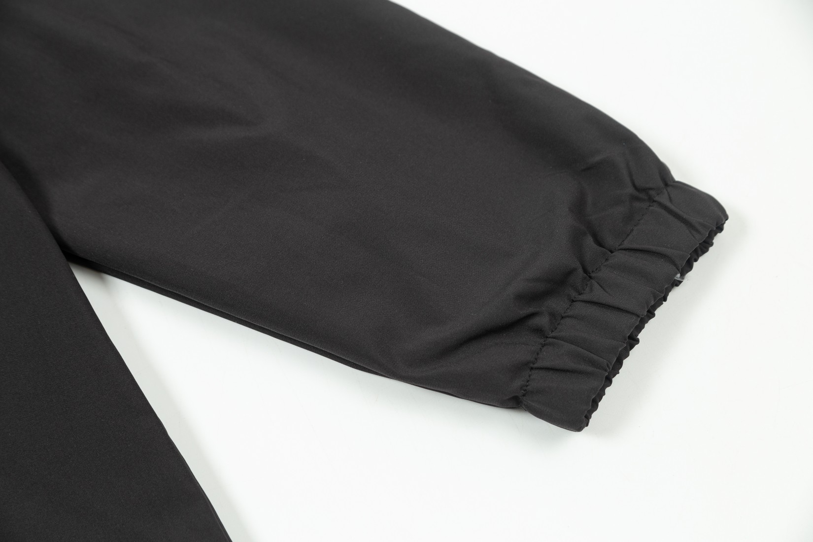 【LOUIS VUITTON 公式旗艦店】ルイヴィトン  ジャケット着 ご好評に付き再入荷！241021