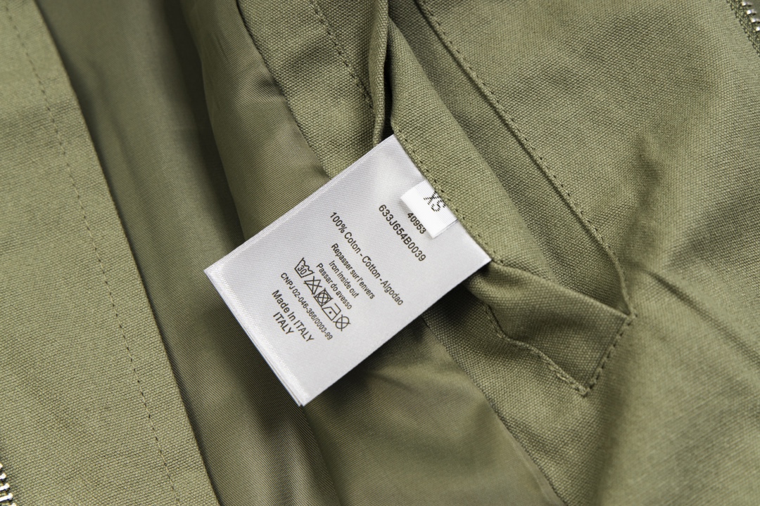 【DIOR  公式旗艦店】ディオール  ジャケット着 ご好評に付き再入荷！241021