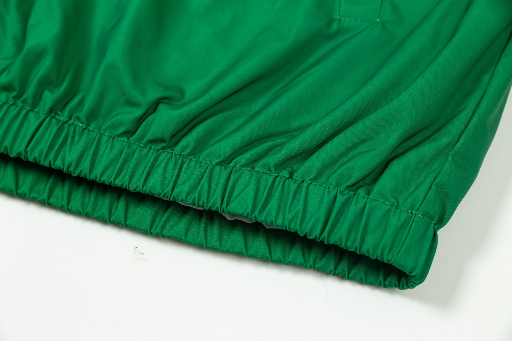 【GUCCI  公式旗艦店】グッチ  ジャケット着 ご好評に付き再入荷！241021