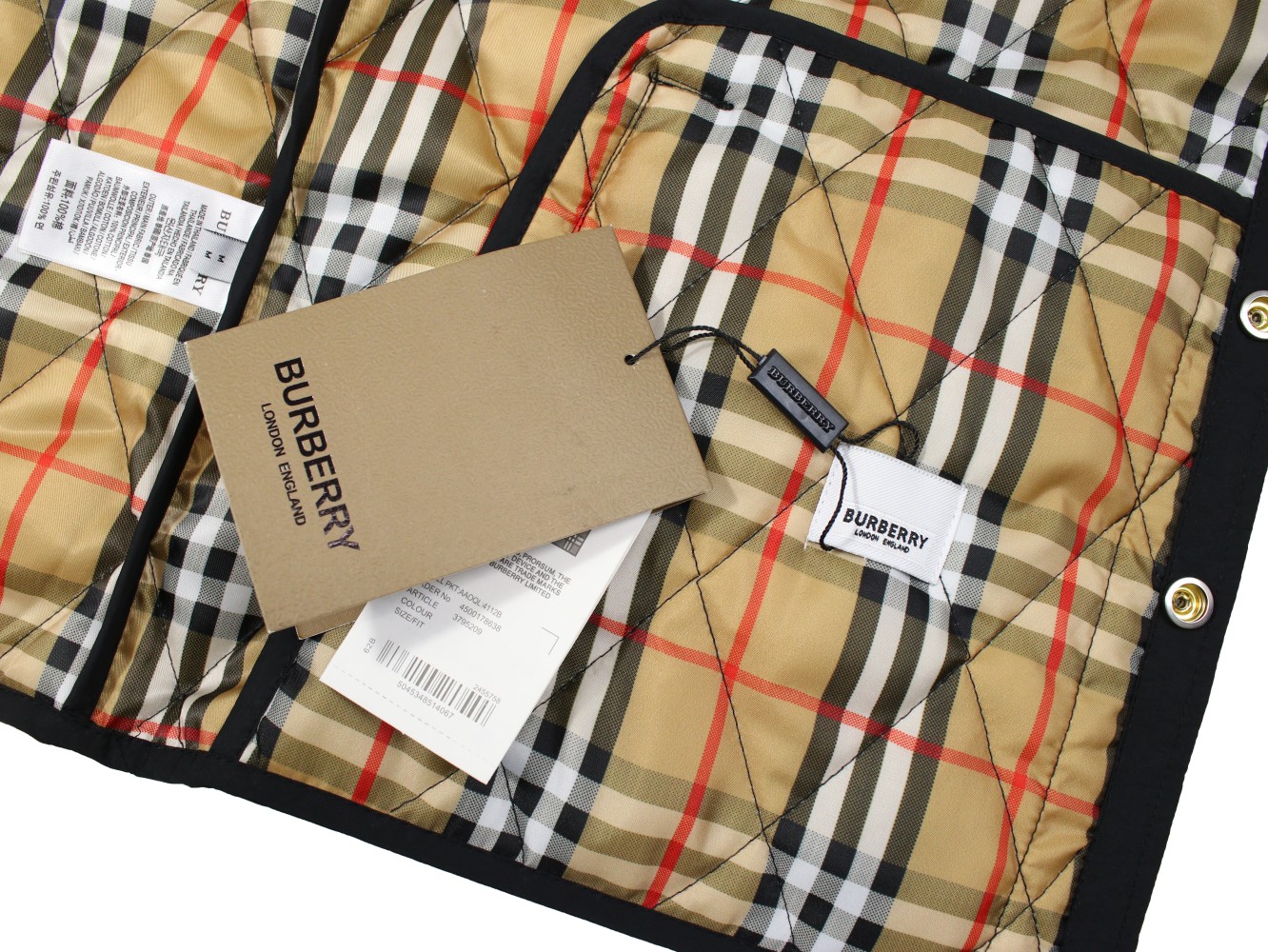 【BURBERRY  公式旗艦店】バーバリー  ジャケット着 ご好評に付き再入荷！241021