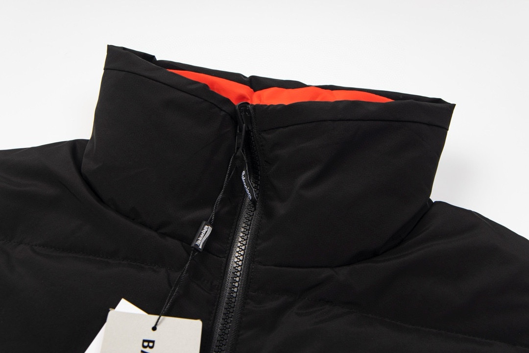 【BALENCIAGA  公式旗艦店】バレンシアガ    ダウンジャケット ご好評に付き再入荷！241024