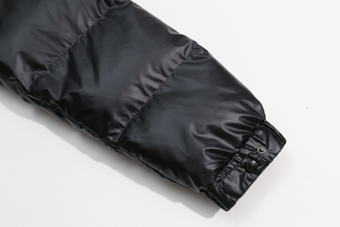 【MONCLER 公式旗艦店】モンクレール  ダウンジャケット好評に付き再入荷！ 241026