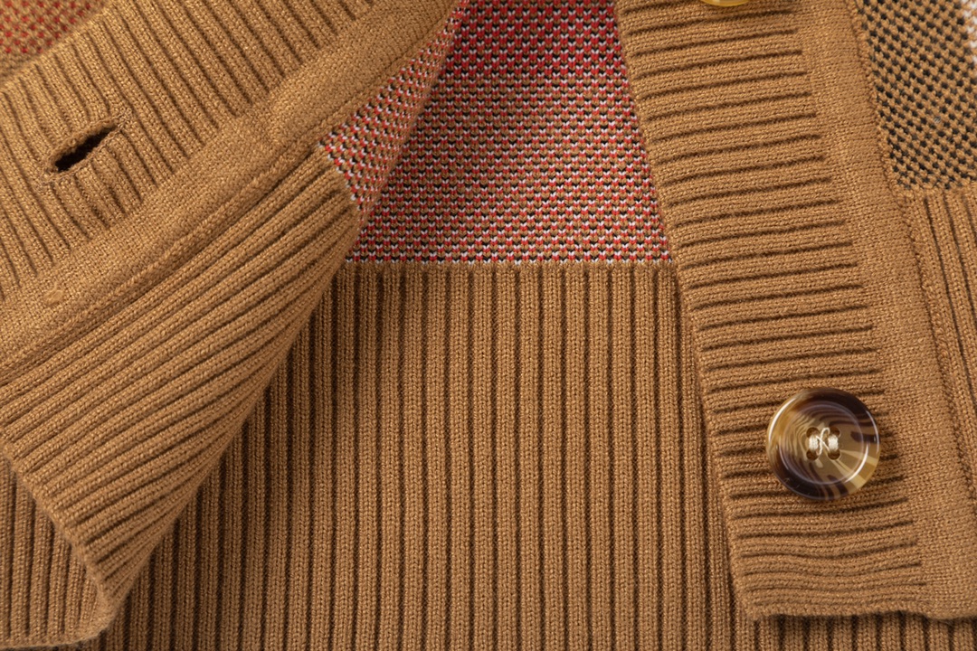 【BURBERRY  公式旗艦店】バーバリー  セーター好評に付き再入荷！ 241030