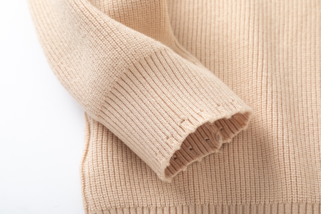 【BALENCIAGA  公式旗艦店】バレンシアガ   セーター好評に付き再入荷！ 241101