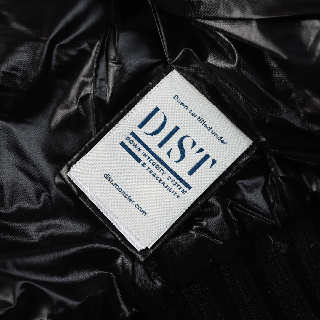 【MONCLER 公式旗艦店】モンクレール  ダウンジャケット好評に付き再入荷！ 241113