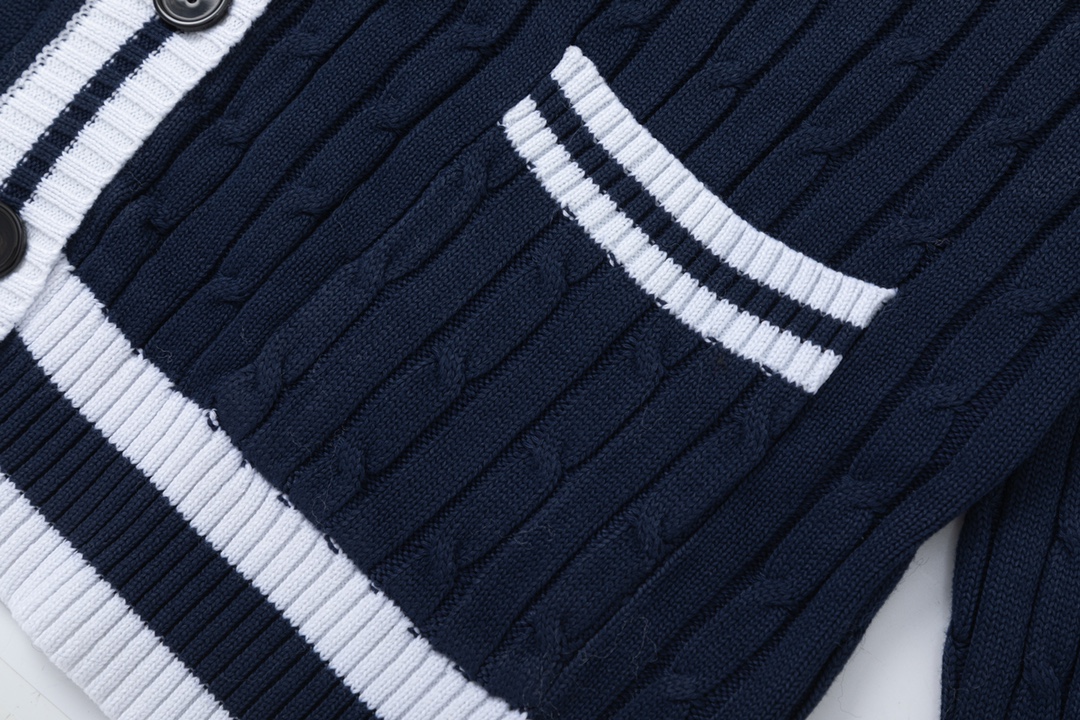 【YSL SAINT LAURENT   公式旗艦店】サンローラン   セーター好評に付き再入荷！ 241116