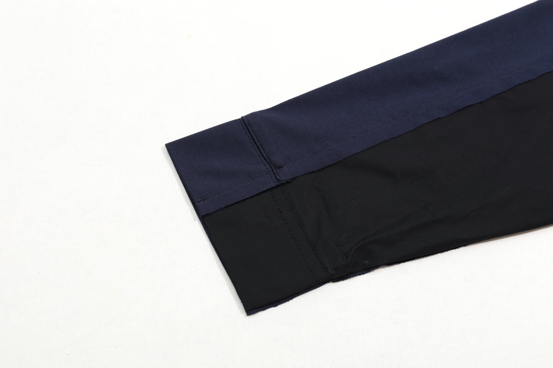 【BALENCIAGA 公式旗艦店】バレンシアガ   シャツ ご好評に付き再入荷  241119