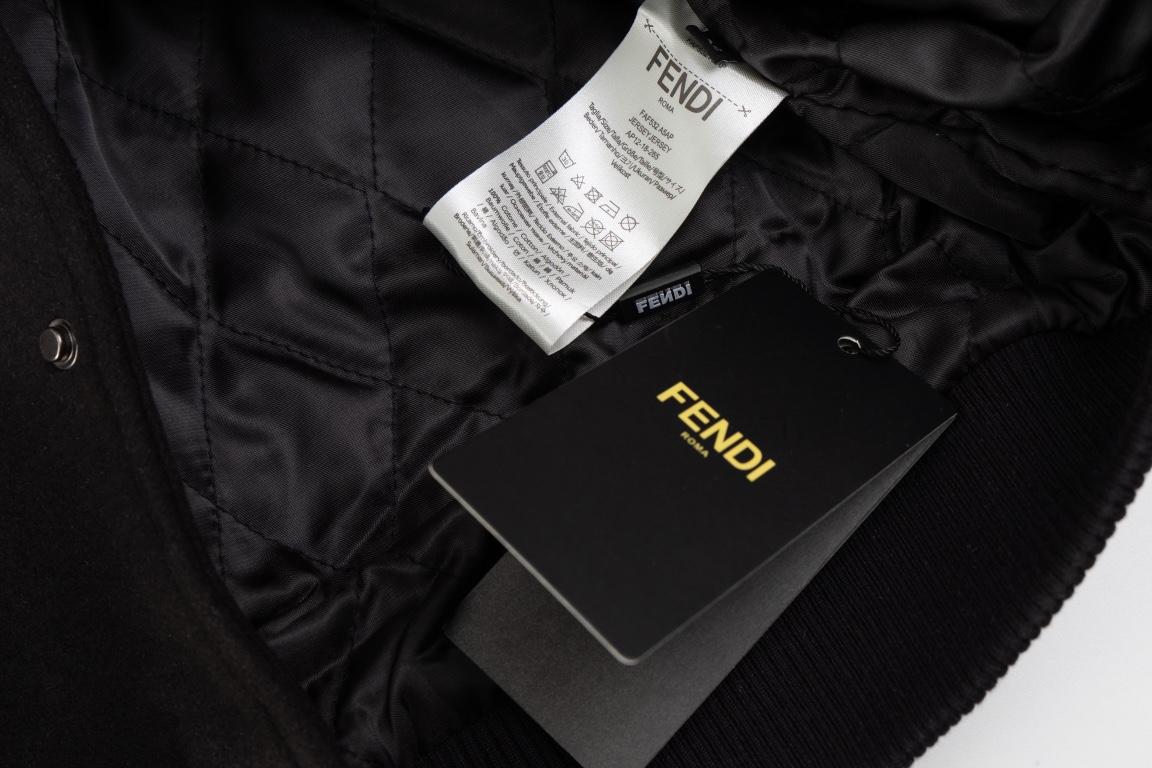 【FENDI  公式旗艦店】フェンディジャケット着 好評に付き再入荷！