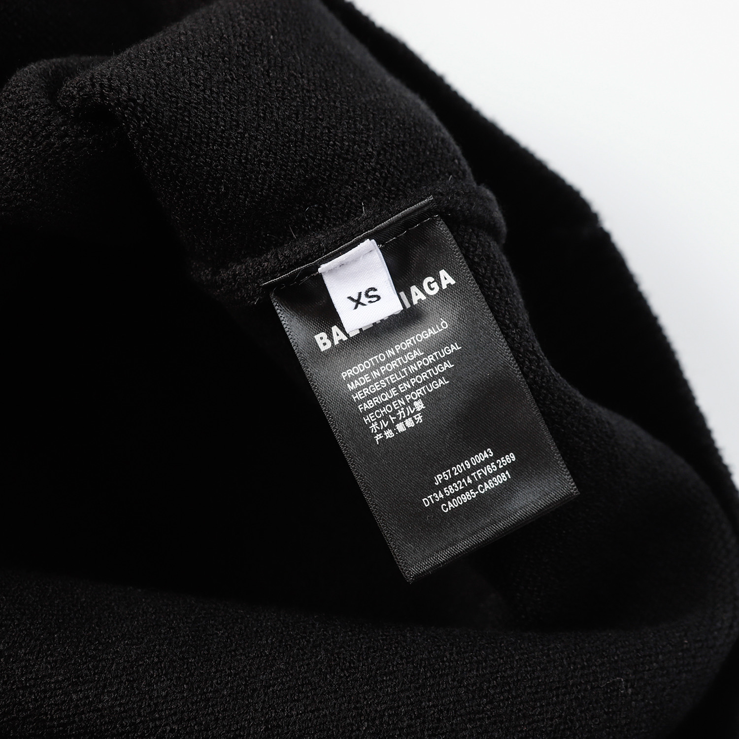 【BALENCIAGA 公式旗艦店】バレンシアガ  セーター好評に付き再入荷！ 241123