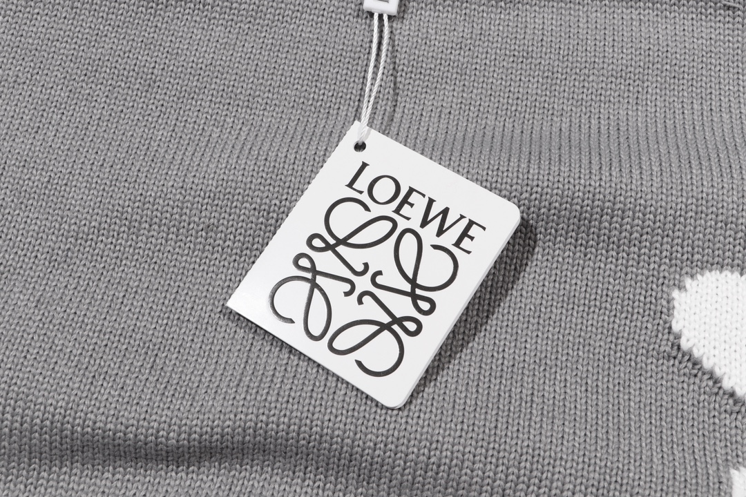 【LOEWE公式旗艦店】ロエベ  セーター好評に付き再入荷！