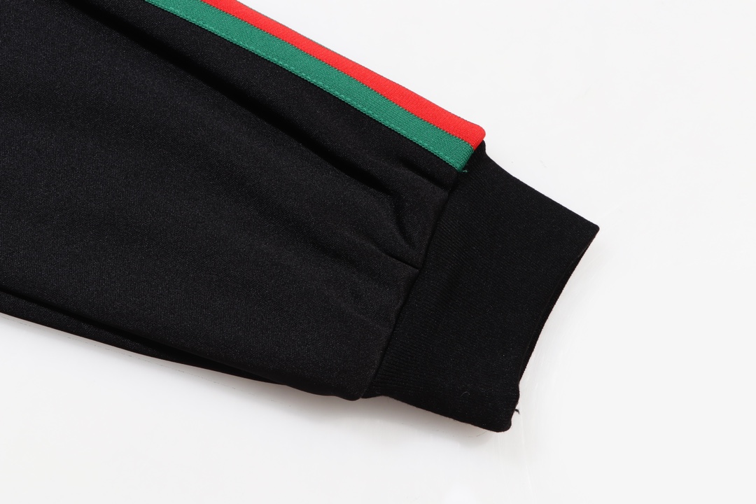 【GUCCI  公式旗艦店】グッチ  野球着 ジャケット着 好評に付き再入荷！