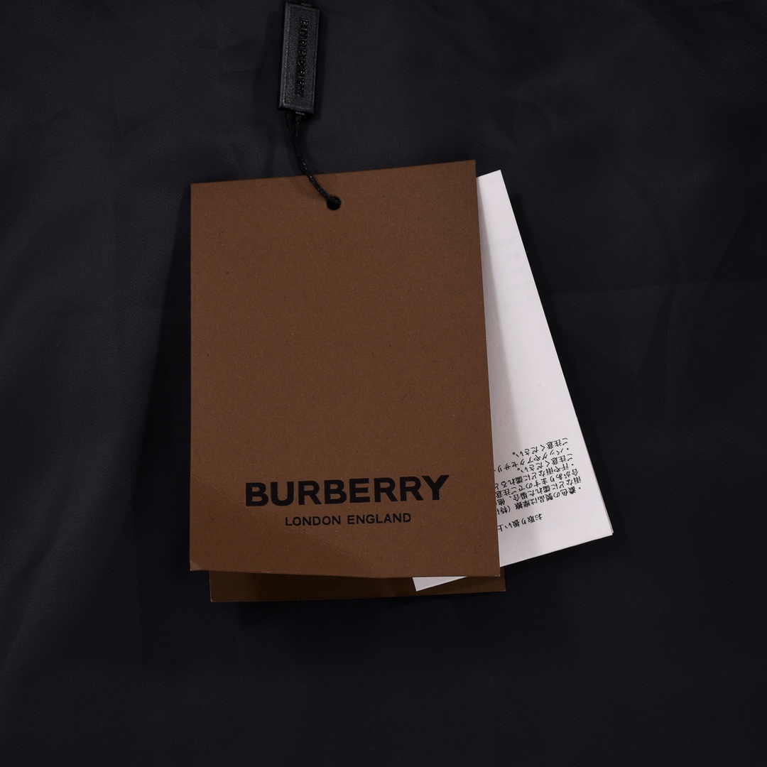 【BURBERRY 公式旗艦店】バーバリー  ジャケット着 好評に付き再入荷 240827