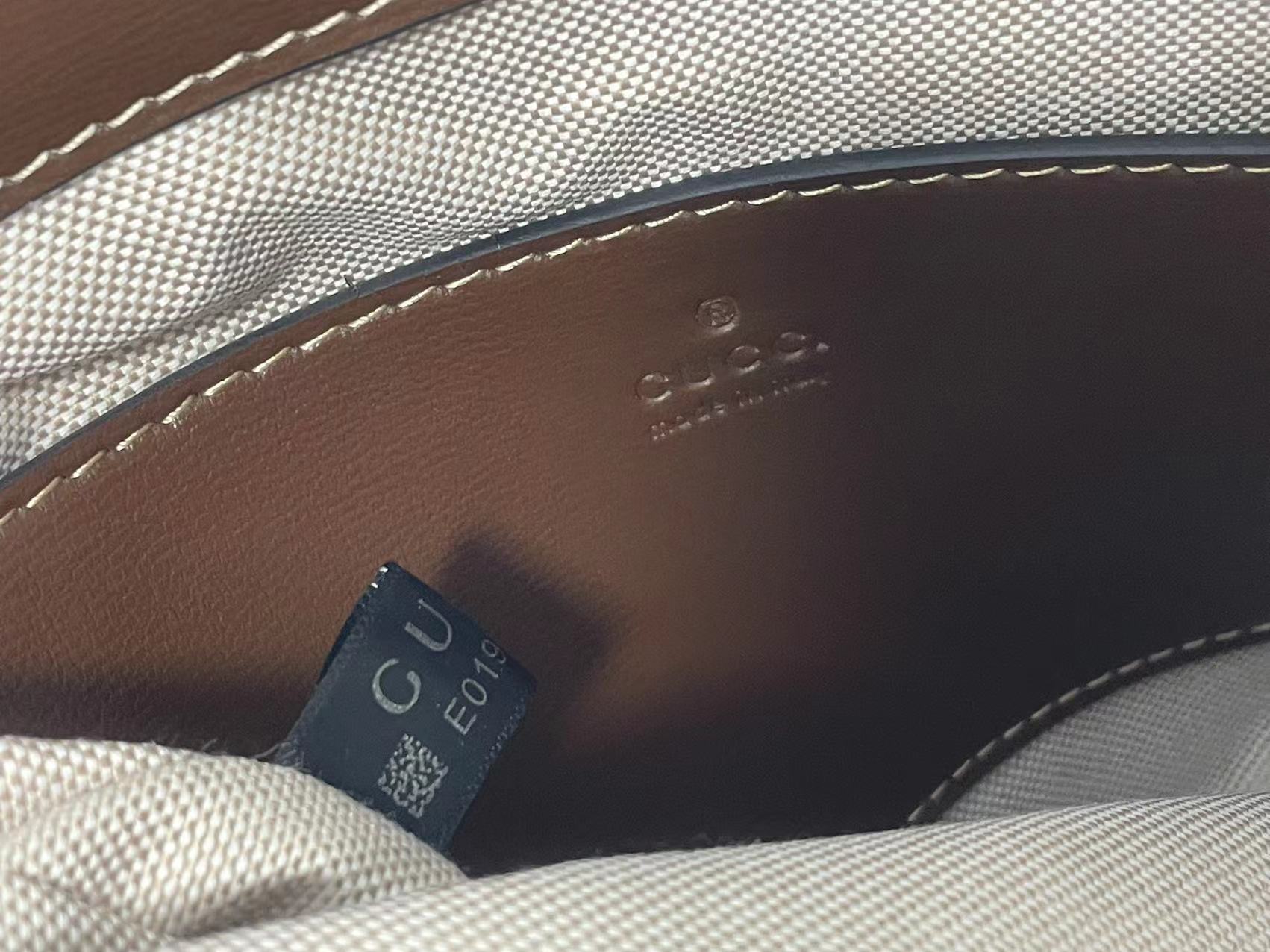 【GUCCI 公式旗艦店】 グッチ 斜めがけバッグ 当日出荷 好評に付き再入荷！21*23.5*4.5CM