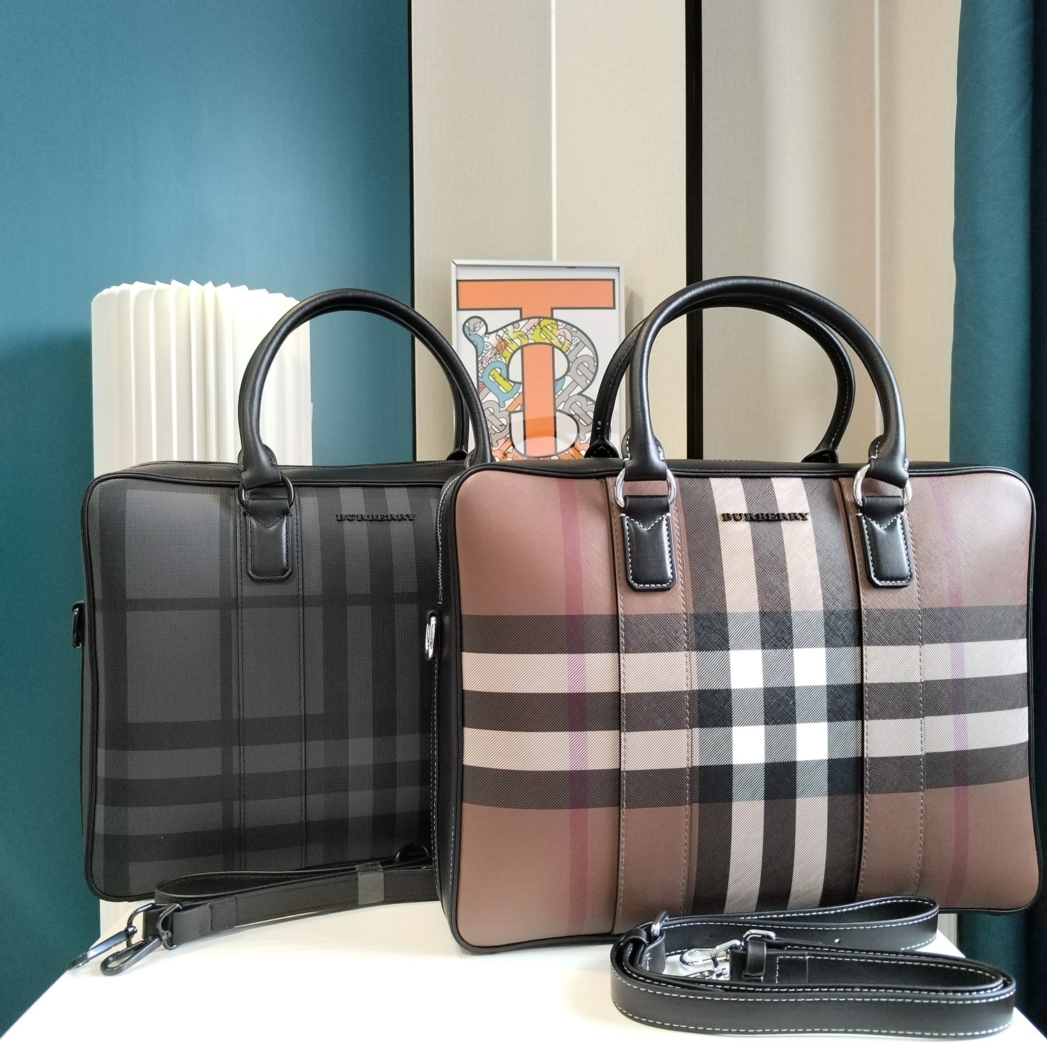【BURBERRY 公式旗艦店】バーバリー   ハンドバッグ 当日出荷 好評に付き再入荷！37*27*7CM