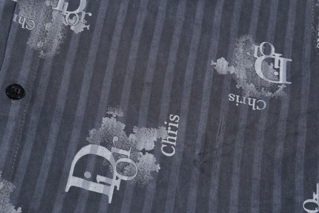 【DIOR  公式旗艦店】ディオール  シャツ  ご好評に付き再入荷 240816