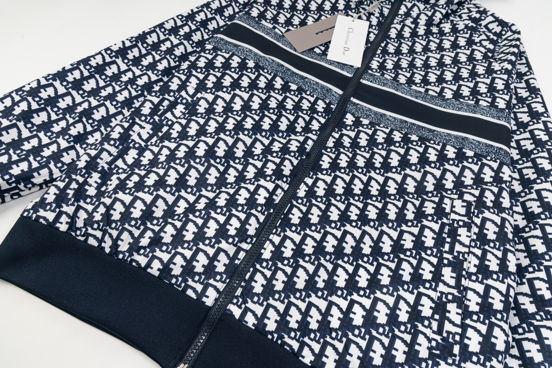 【DIOR  公式旗艦店】ディオール   ジャケット着 好評に付き再入荷！ 240923