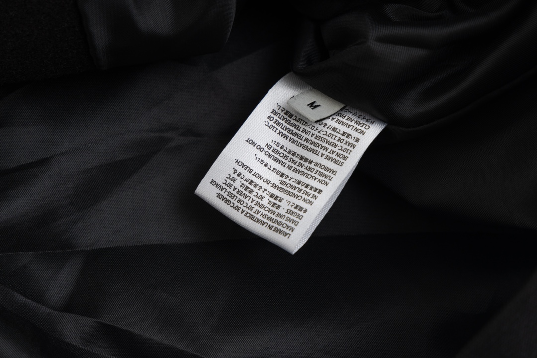 【OFF-WHITE  公式旗艦店】オフホワイト  野球着  ジャケット着ご好評に付き再入荷！241023