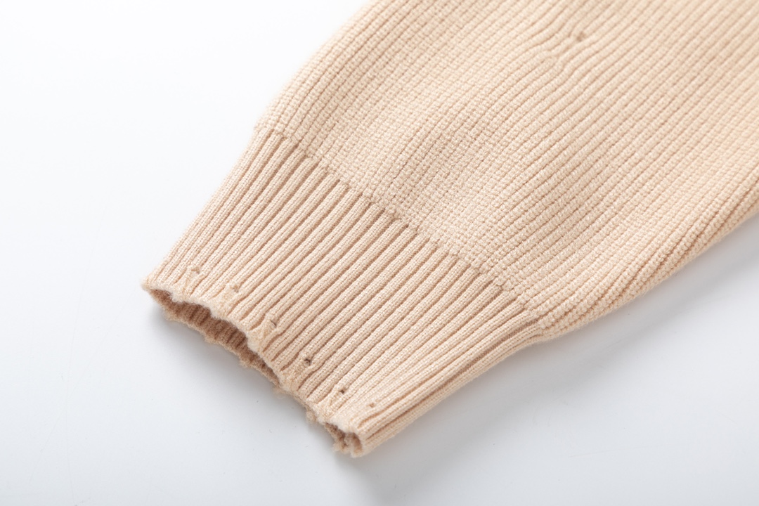 【BALENCIAGA  公式旗艦店】バレンシアガ   セーター好評に付き再入荷！ 241101