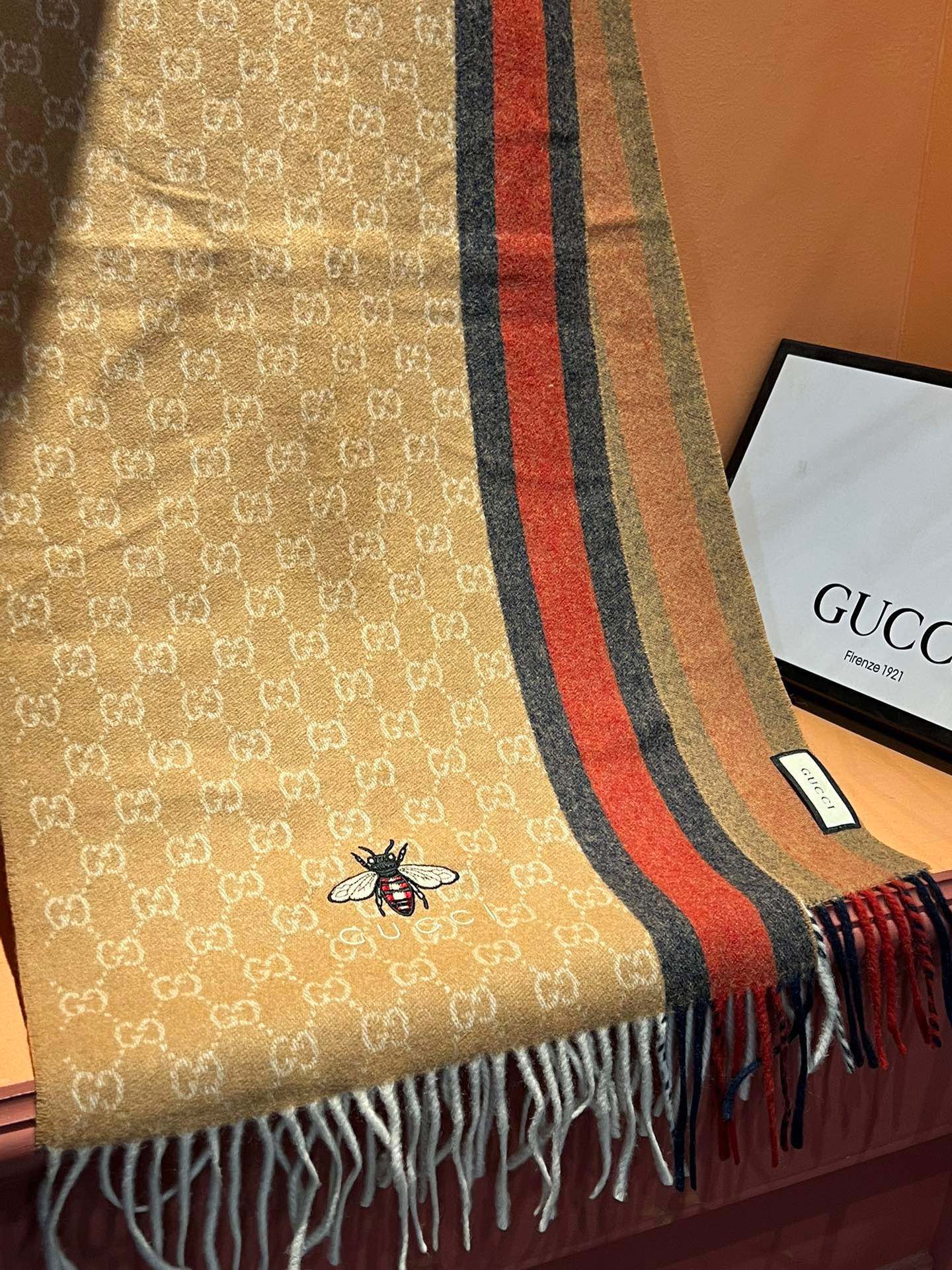 【GUCCI グッチ】スカーフ180*35CM  241108