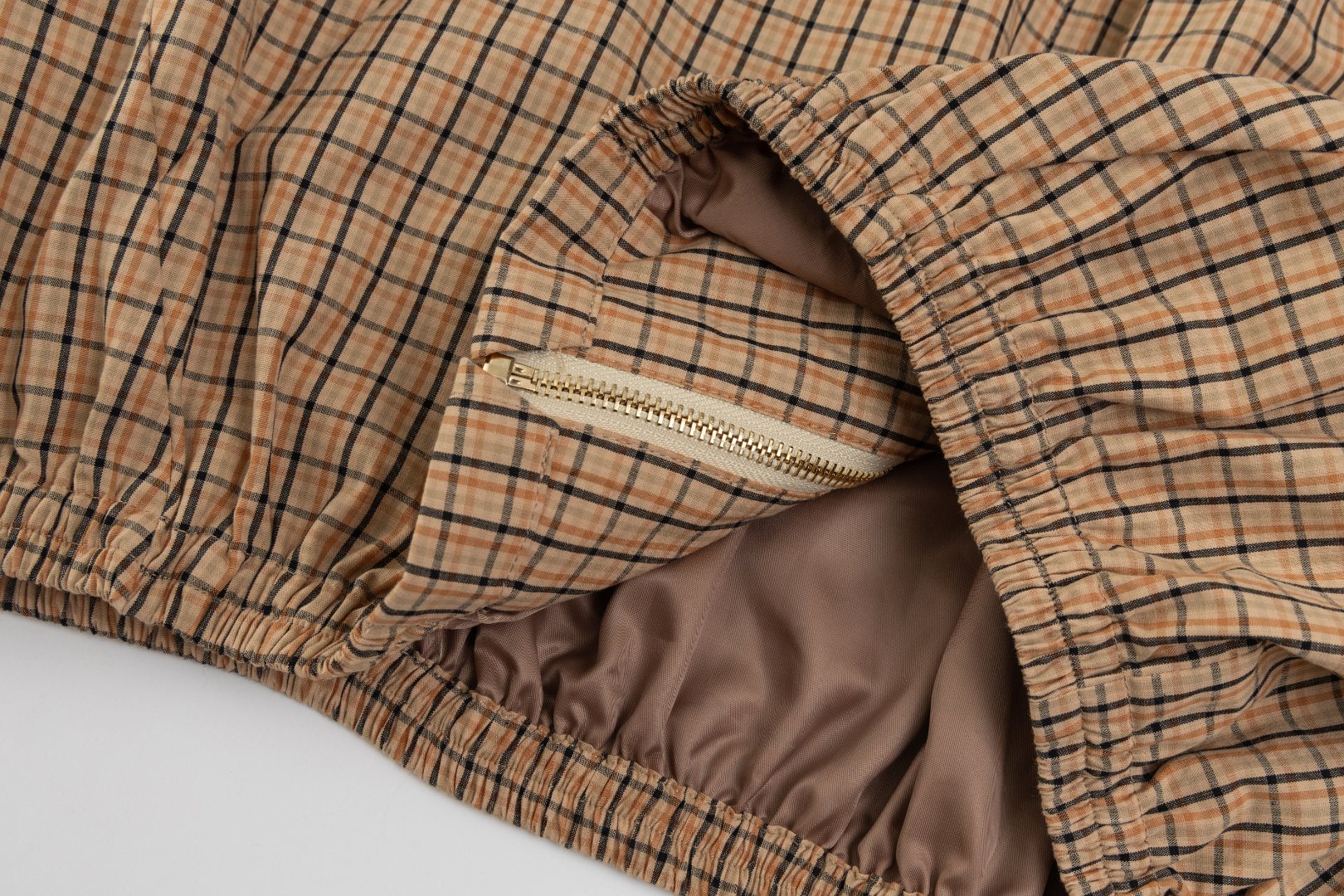 【Miumiu 公式旗艦店】 ミュウミュウ   ジャケット着  スウェット ご好評に付き再入荷！241122