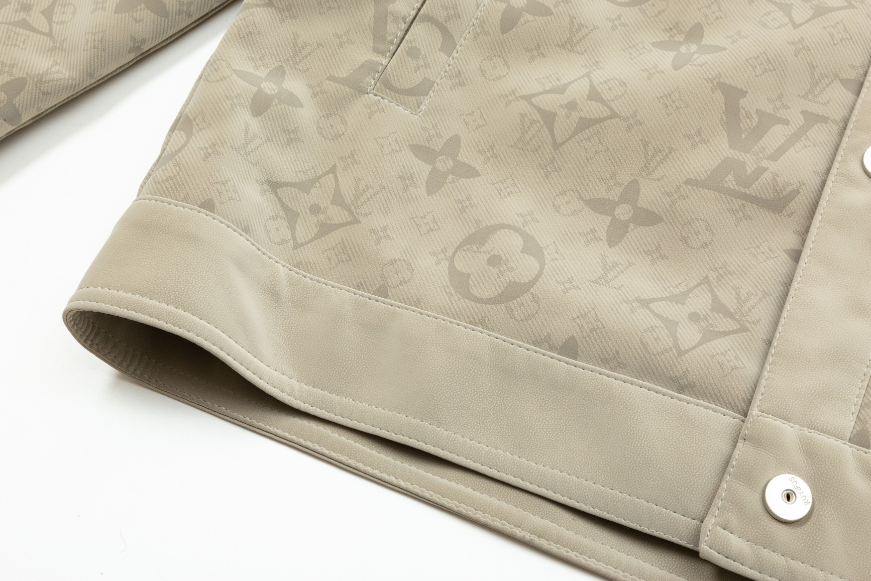 LV【LOUIS VUITTON  公式旗艦店】ルイヴィトン ジャケット着 好評に付き再入荷！241122