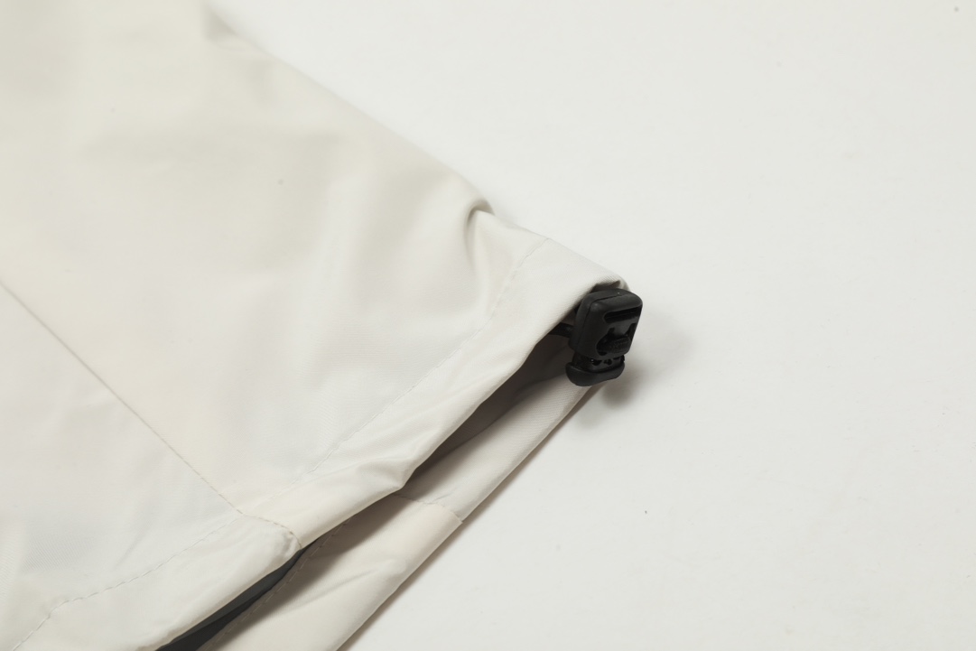 【ARCTERYX  公式旗艦店】アークテリクス  ジャケット着  スウェット ご好評に付き再入荷！241123