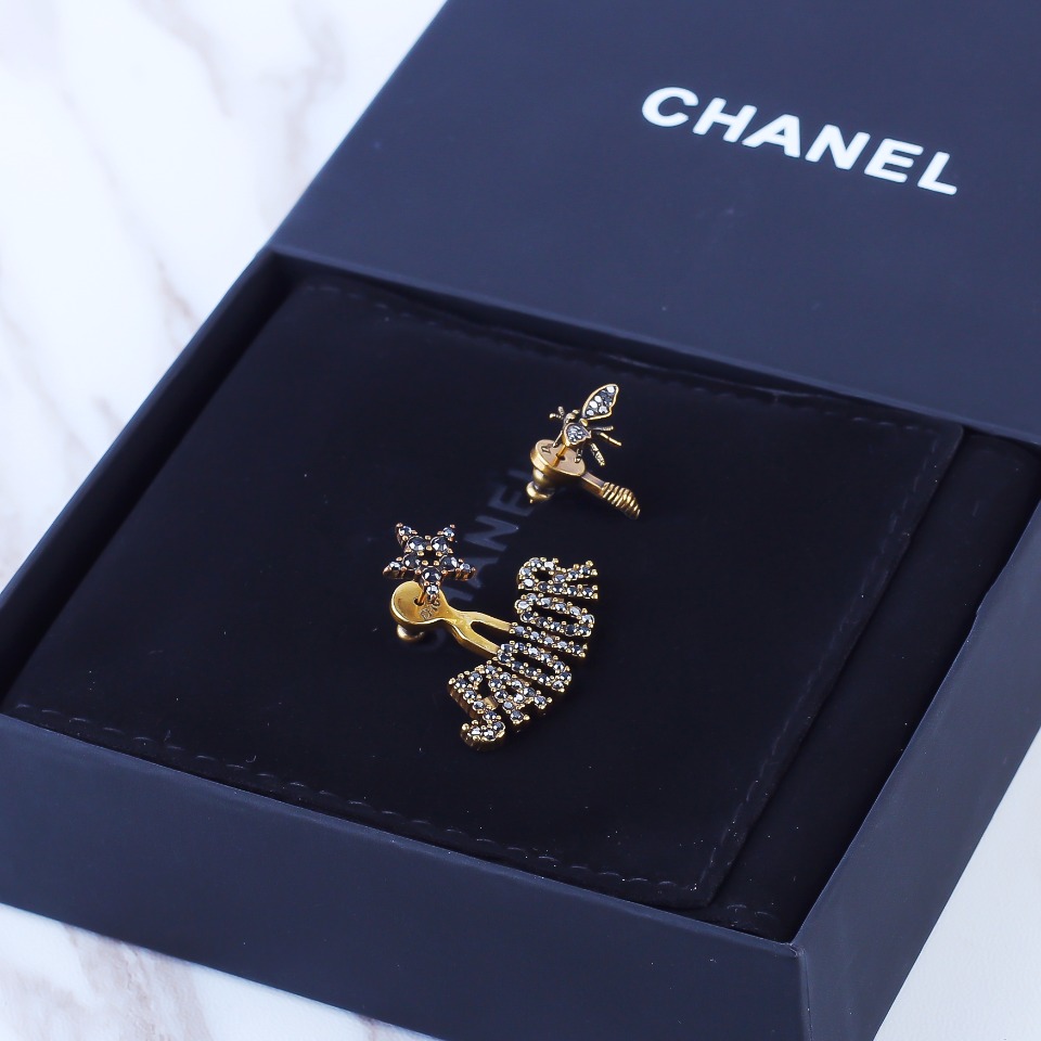 【DIOR】 ディオール   ファッションスタイルのイヤリング