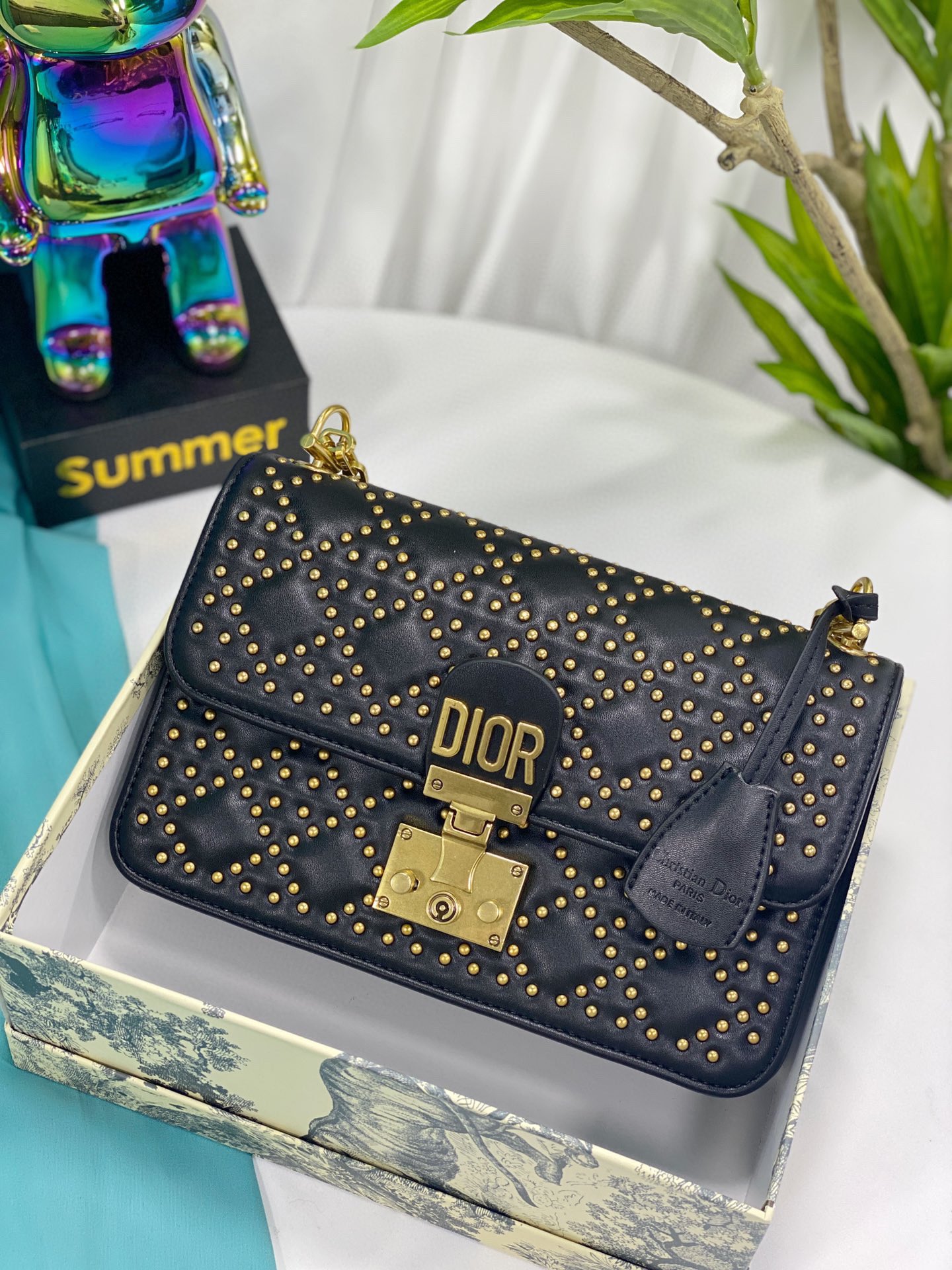 【DIOR  公式 旗艦店】ディオール   ショルダーバッグ 当日出荷 好評に付き再入荷！24*16CM