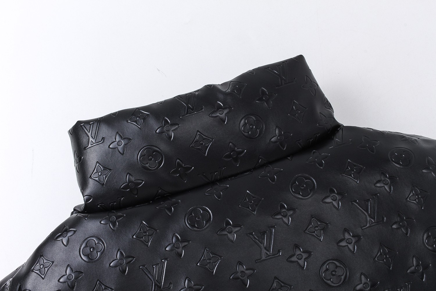 【LOUIS VUITTON  公式旗艦店】ルイヴィトン ダウンジャケット好評に付き再入荷！
