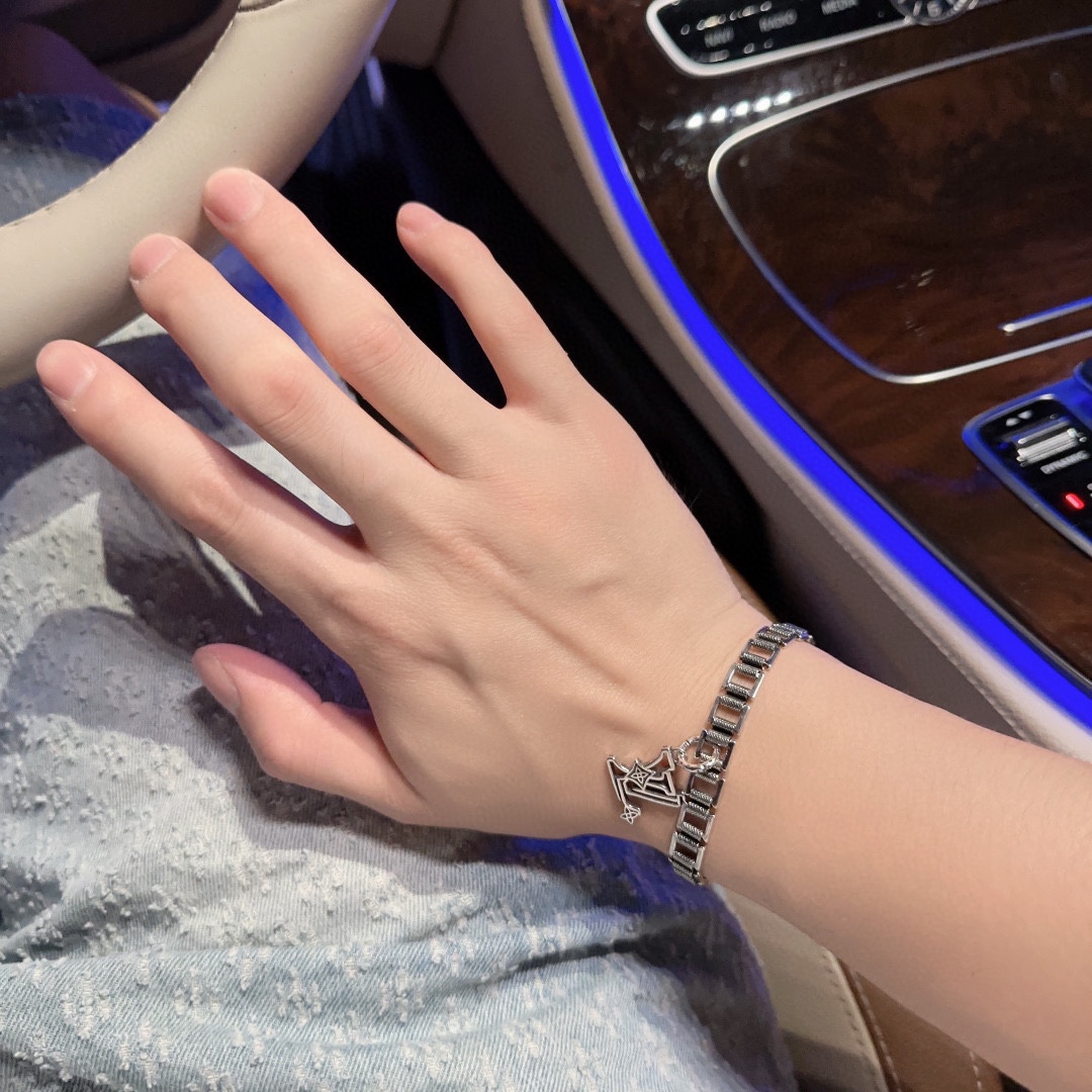 LOUIS VUITTON（ルイヴィトン） ブレスレット