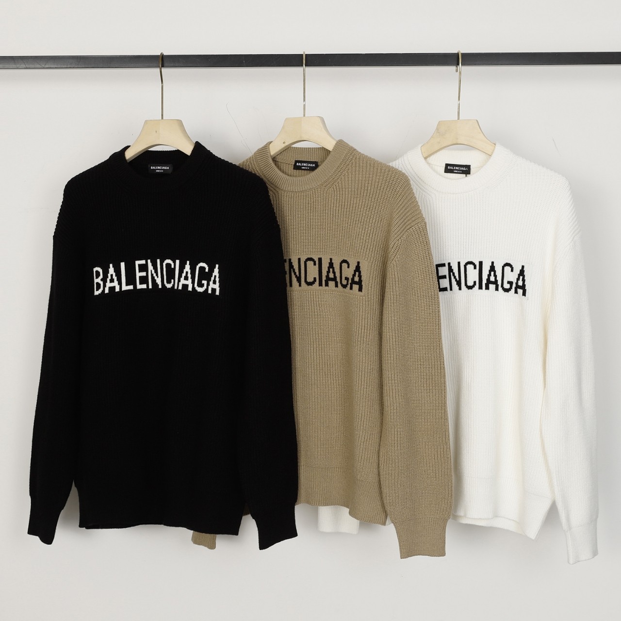 【BALENCIAGA  公式旗艦店】バレンシアガ  セーター好評に付き再入荷！
