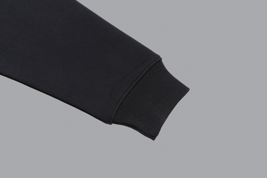 【VERSACE 公式旗艦店】ヴェルサーチ   丸首の衛衣  スウェットご好評に付き再入荷！