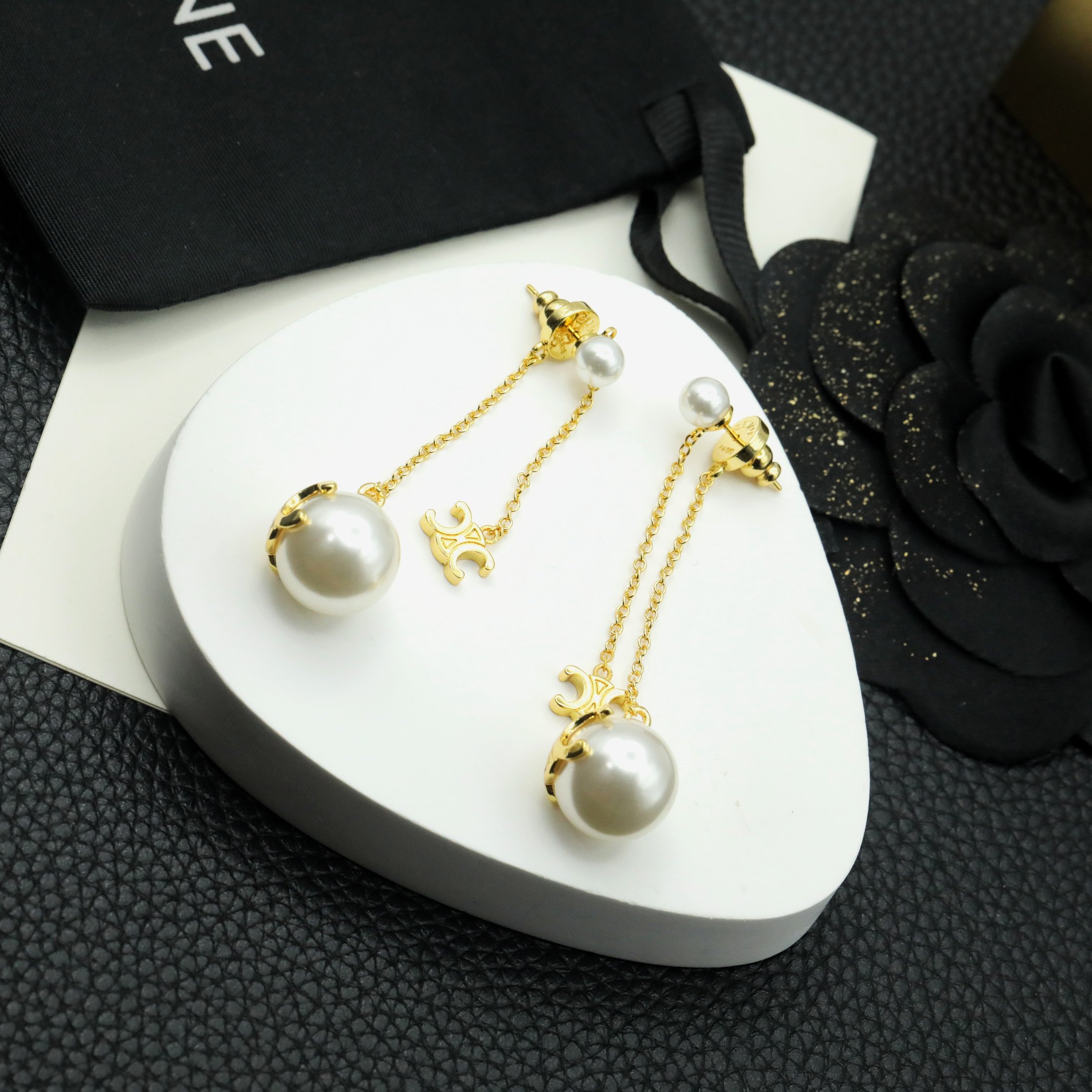 【CELINE】セリーヌ  ファッションスタイルのイヤリング