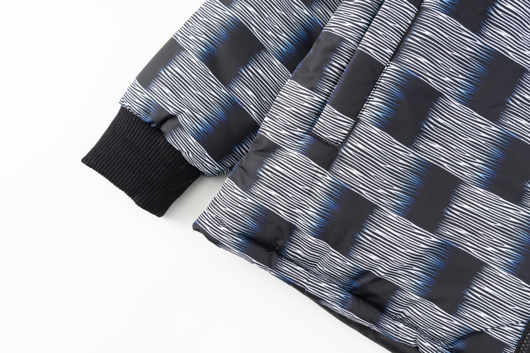 【LOUIS VUITTON  公式旗艦店】ルイヴィトン  ジャケット着 好評に付き再入荷！