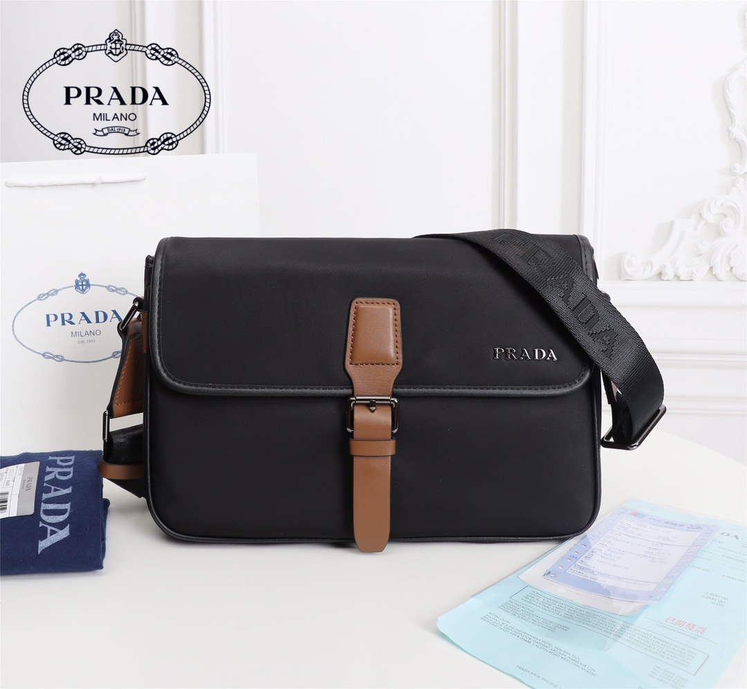 【PRADA  公式 旗艦店】プラダ  斜めがけバッグ 当日出荷 好評に付き再入荷！31*21*6CM
