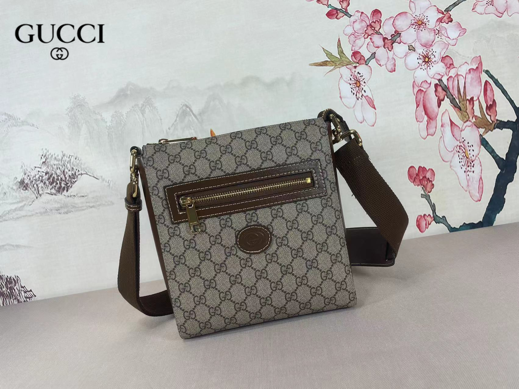 【GUCCI 公式旗艦店】 グッチ 斜めがけバッグ 当日出荷 好評に付き再入荷！21*23.5*4.5CM