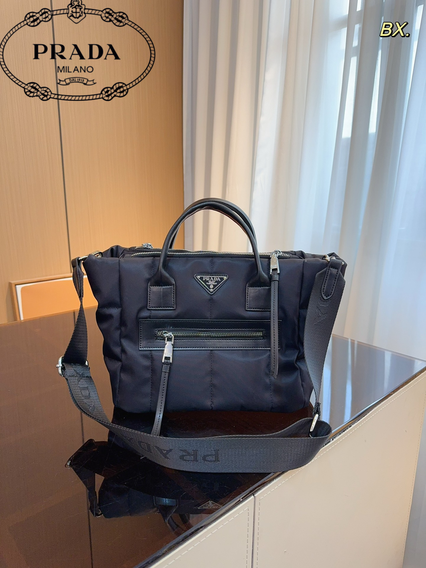 【PRADA  公式旗艦店】プラダ  斜めがけバッグ 当日出荷 好評に付き再入荷！28*18*23CM