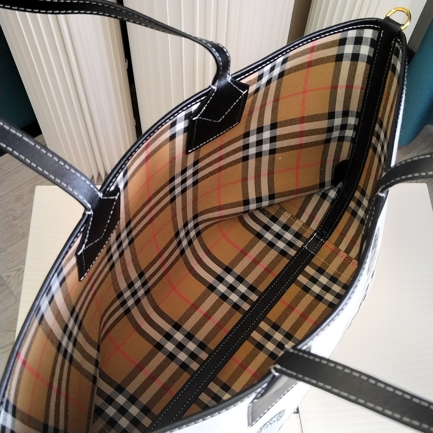 【BURBERRY 公式旗艦店】バーバリー   ハンドバッグ 当日出荷 好評に付き再入荷！35*16*29CM